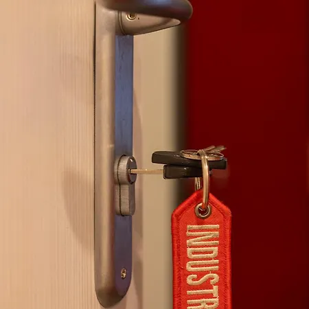 M99 Design Affittacamere 4*