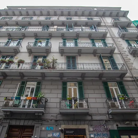 M99 Design Affittacamere 4*